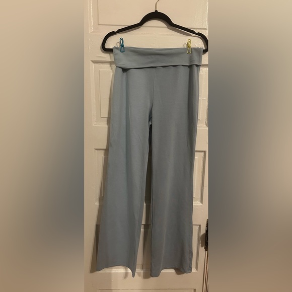 SKIMS Women's Casual Gray Wide-Leg Pants - Picture 2 of 4